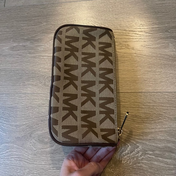 Michael Kors Cosmetic Bag - Picture 9 of 16